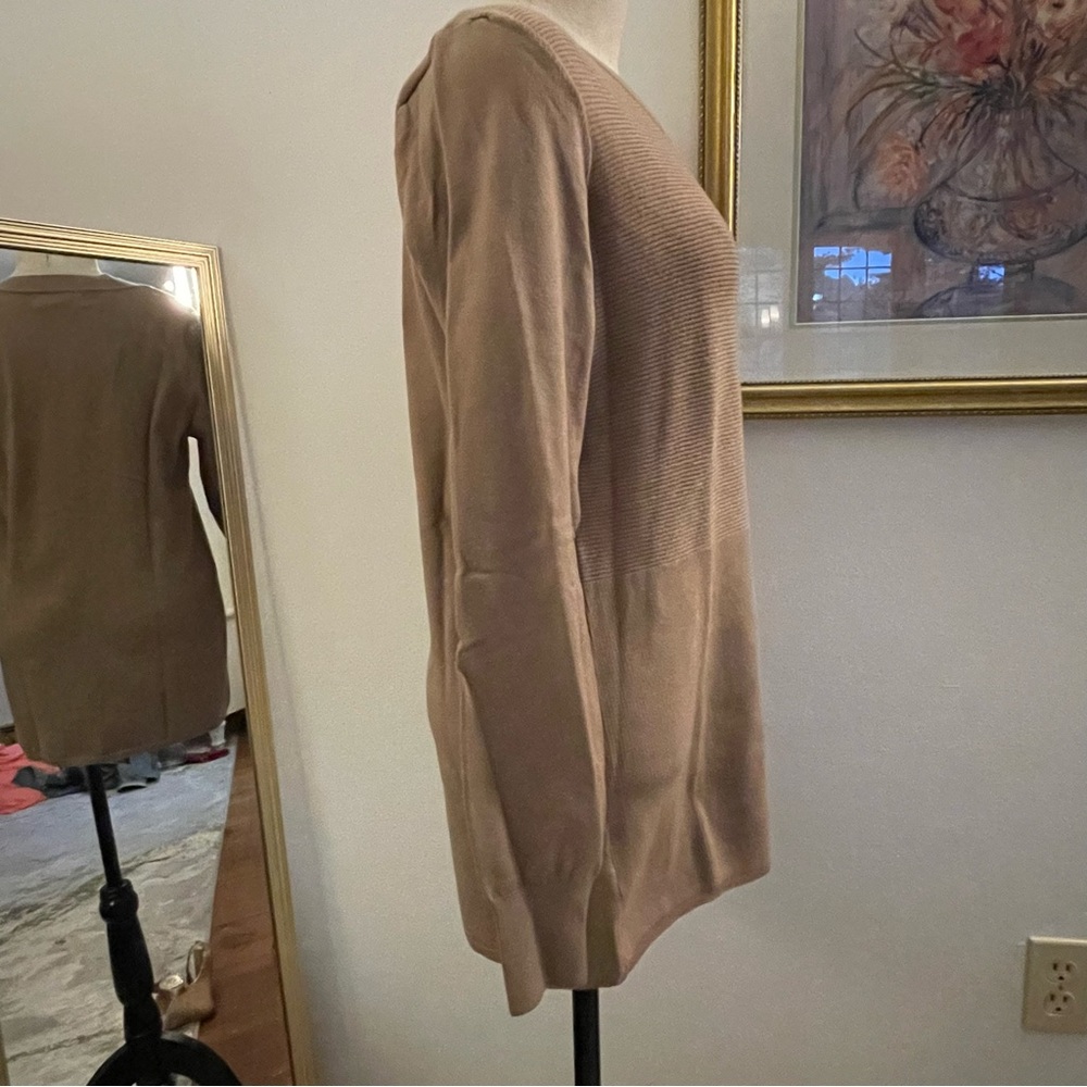 Tan V-Neck Sweater by Karen Scott Size: Small NWT!! 🤎 - Picture 10 of 16